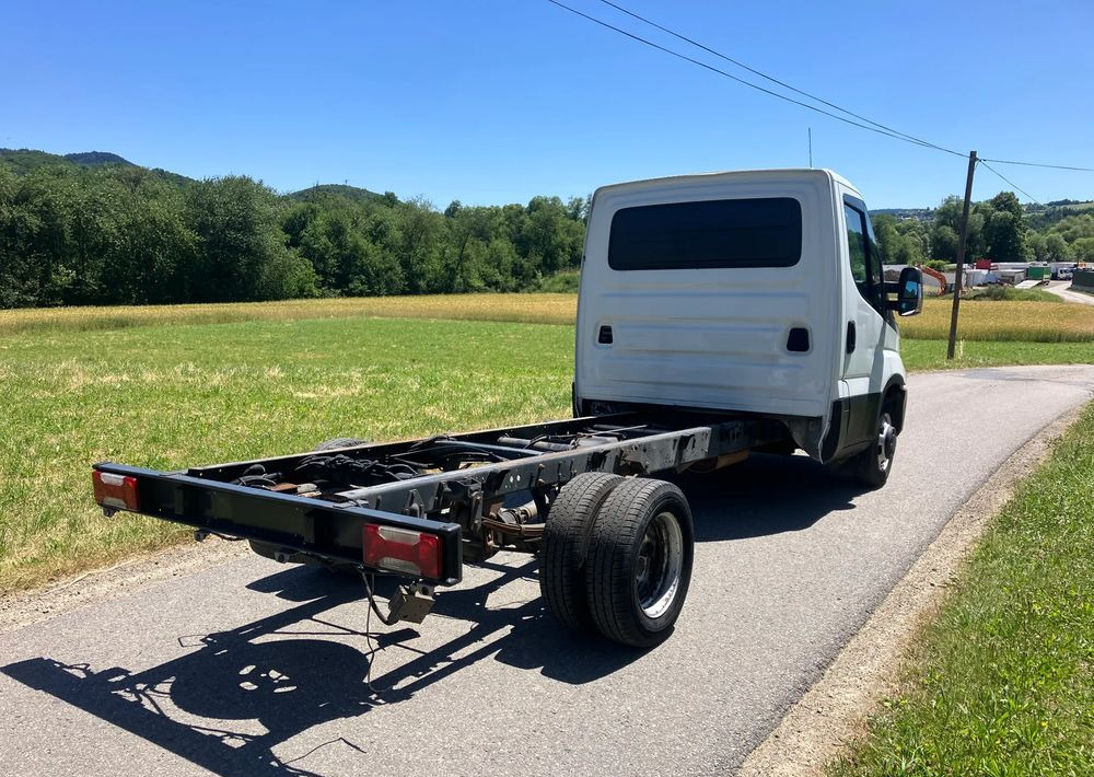 Iveco DAILY 35C13 ramo do zabudowy kiper wywrotka - Chassis vrachtwagen: afbeelding 3 Iveco DAILY 35C13 ramo do zabudowy kiper wywrotka - Chassis vrachtwagen: afbeelding 3