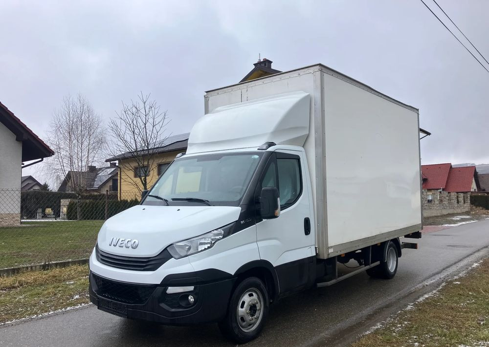 Iveco DAILY 35C16 kontener kurierka winda - Bestelwagen gesloten laadbak: afbeelding 1 Iveco DAILY 35C16 kontener kurierka winda - Bestelwagen gesloten laadbak: afbeelding 1