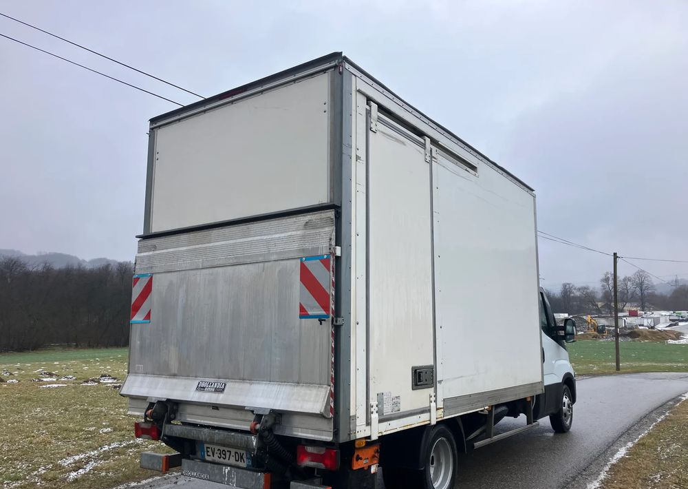 Iveco DAILY 35C16 kontener kurierka winda - Bestelwagen gesloten laadbak: afbeelding 3 Iveco DAILY 35C16 kontener kurierka winda - Bestelwagen gesloten laadbak: afbeelding 3