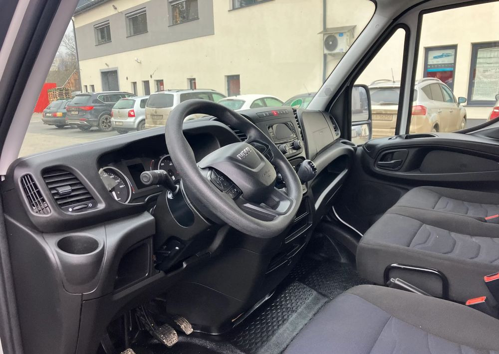 Iveco DAILY 35C16 kontener kurierka winda STAN PERFEKCYJNY - Bestelwagen gesloten laadbak: afbeelding 5 Iveco DAILY 35C16 kontener kurierka winda STAN PERFEKCYJNY - Bestelwagen gesloten laadbak: afbeelding 5