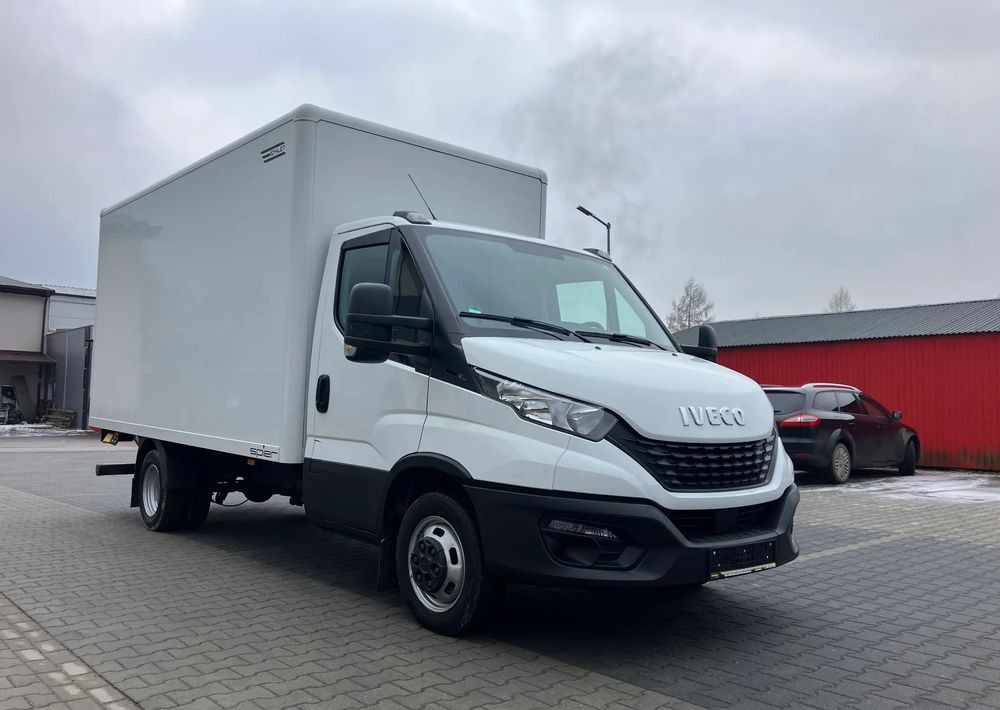 Iveco DAILY 35C16 kontener kurierka winda STAN PERFEKCYJNY - Bestelwagen gesloten laadbak: afbeelding 2 Iveco DAILY 35C16 kontener kurierka winda STAN PERFEKCYJNY - Bestelwagen gesloten laadbak: afbeelding 2