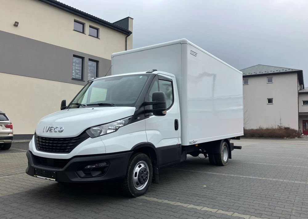 Iveco DAILY 35C16 kontener kurierka winda STAN PERFEKCYJNY - Bestelwagen gesloten laadbak: afbeelding 1 Iveco DAILY 35C16 kontener kurierka winda STAN PERFEKCYJNY - Bestelwagen gesloten laadbak: afbeelding 1