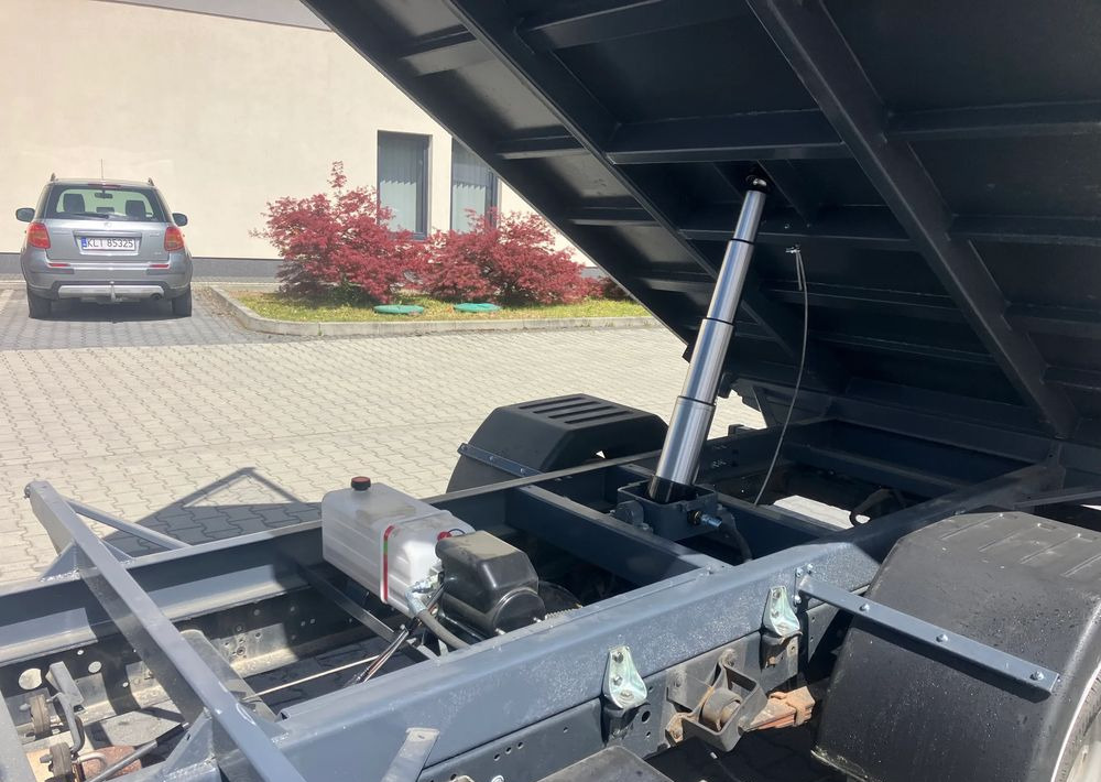 Iveco Iveco daily 35C13 wywrotka solidny kiper - Kipper bestelwagen: afbeelding 2 Iveco Iveco daily 35C13 wywrotka solidny kiper - Kipper bestelwagen: afbeelding 2