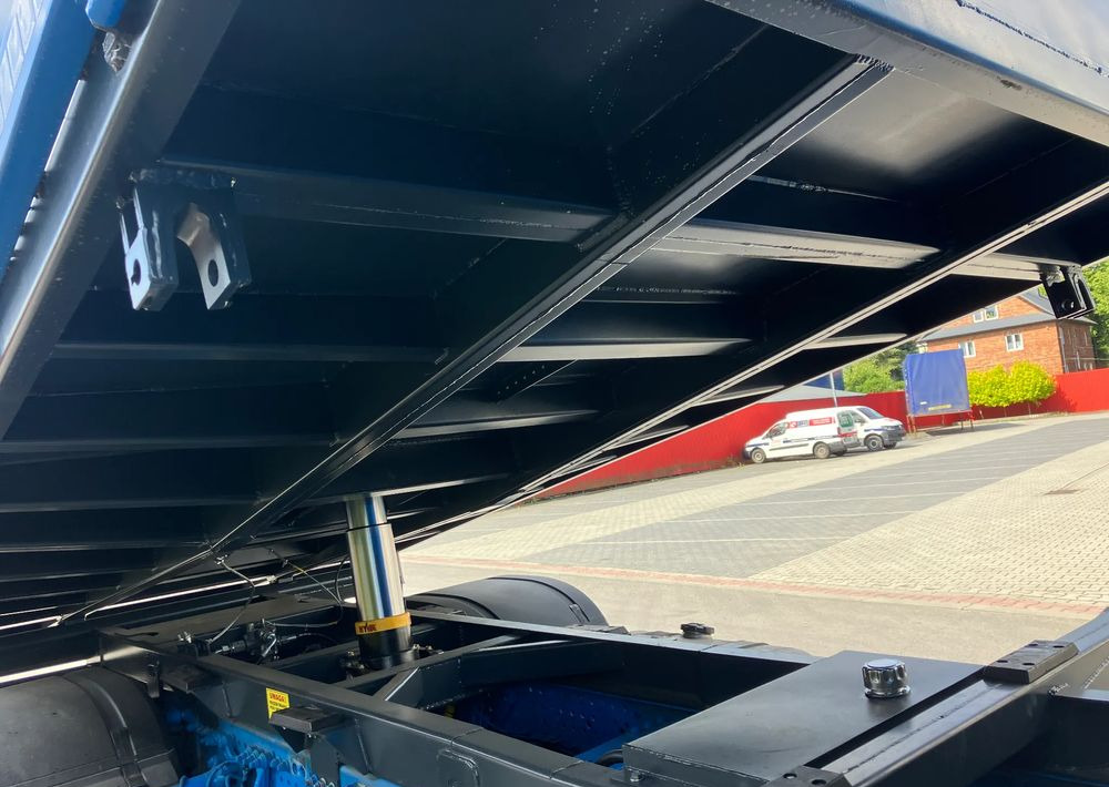 Mercedes-Benz ANTOS 1830 solidny kiper wywrotka blokada mostu - Kipper vrachtwagen: afbeelding 4 Mercedes-Benz ANTOS 1830 solidny kiper wywrotka blokada mostu - Kipper vrachtwagen: afbeelding 4