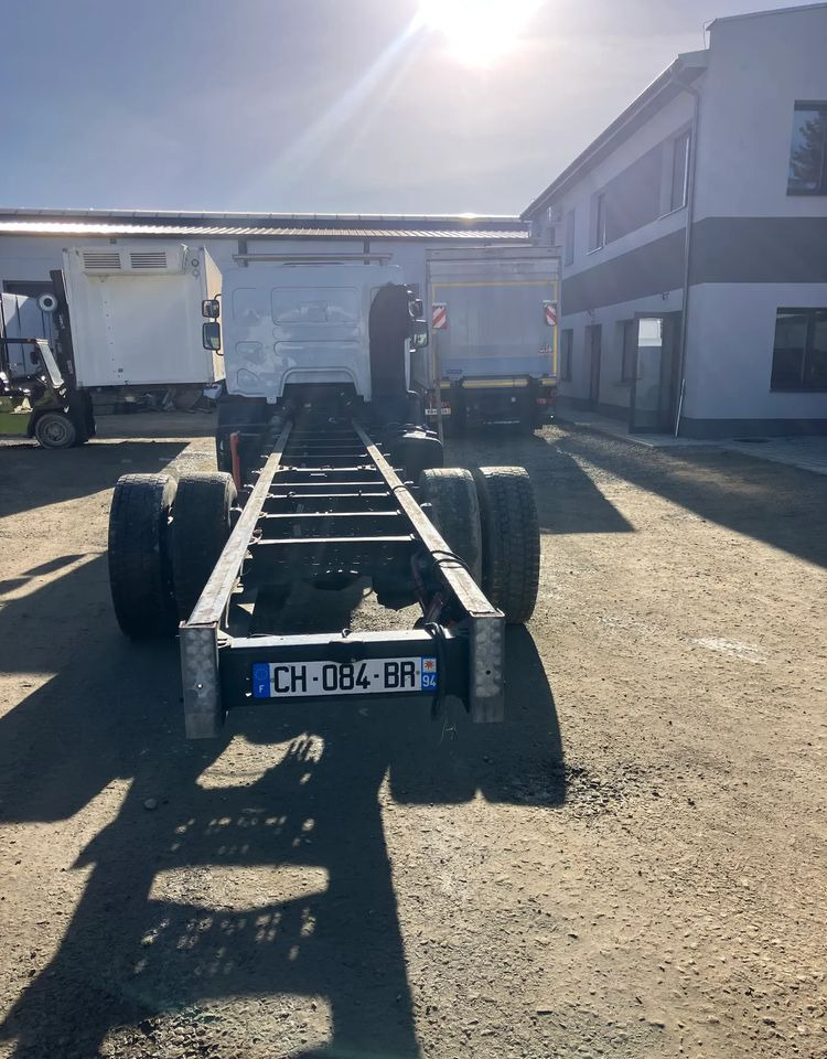 Renault RENAULT Premium 280 ramo do zabudowy - Chassis vrachtwagen: afbeelding 4 Renault RENAULT Premium 280 ramo do zabudowy - Chassis vrachtwagen: afbeelding 4