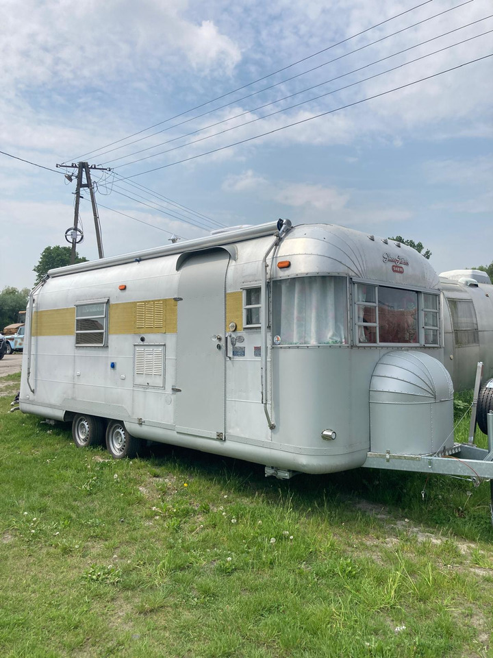 1968 Airstream Silver Streak 1968 Airstream Silver Streak – Fully Rebuilt Vintage Travel Trailer - Caravan: afbeelding 1 1968 Airstream Silver Streak 1968 Airstream Silver Streak – Fully Rebuilt Vintage Travel Trailer - Caravan: afbeelding 1