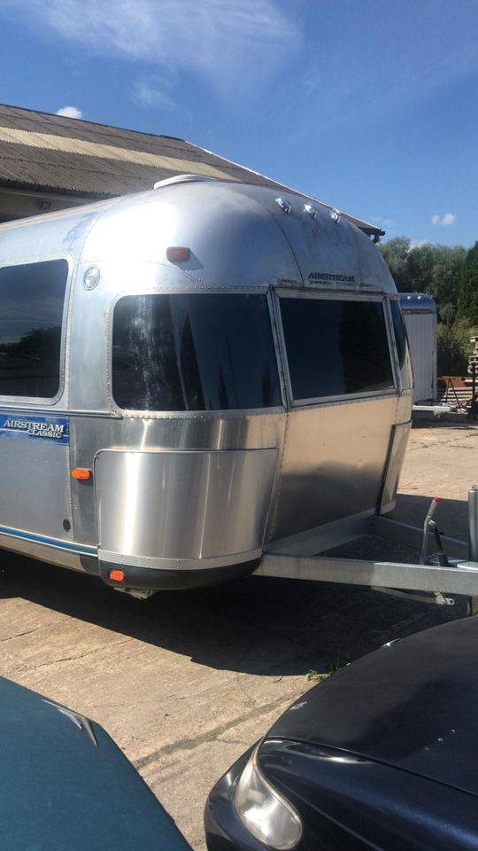 1992 Airstream Classic 1992 Airstream Classic – Fully Rebuilt Vintage Travel Trailer - Verkoopwagen: afbeelding 4 1992 Airstream Classic 1992 Airstream Classic – Fully Rebuilt Vintage Travel Trailer - Verkoopwagen: afbeelding 4