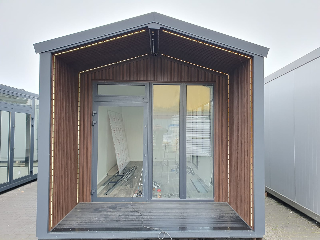 IDEX Premium Commercial Container Unit – Modern, Durable & Ready to Customize! Container with Terrace - Wissellaadbak/ Container: afbeelding 3 IDEX Premium Commercial Container Unit – Modern, Durable & Ready to Customize! Container with Terrace - Wissellaadbak/ Container: afbeelding 3