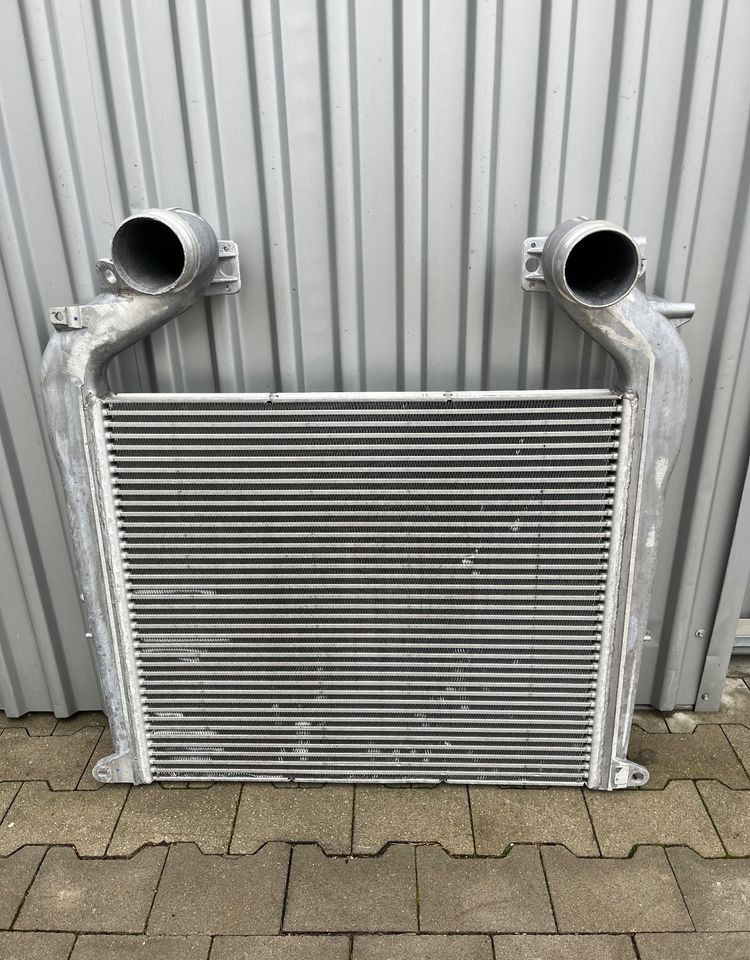 Chłodnica powietrza MAN TG3 TGX intercooler nowy model - Koelsysteem voor Vrachtwagen: afbeelding 2 Chłodnica powietrza MAN TG3 TGX intercooler nowy model - Koelsysteem voor Vrachtwagen: afbeelding 2