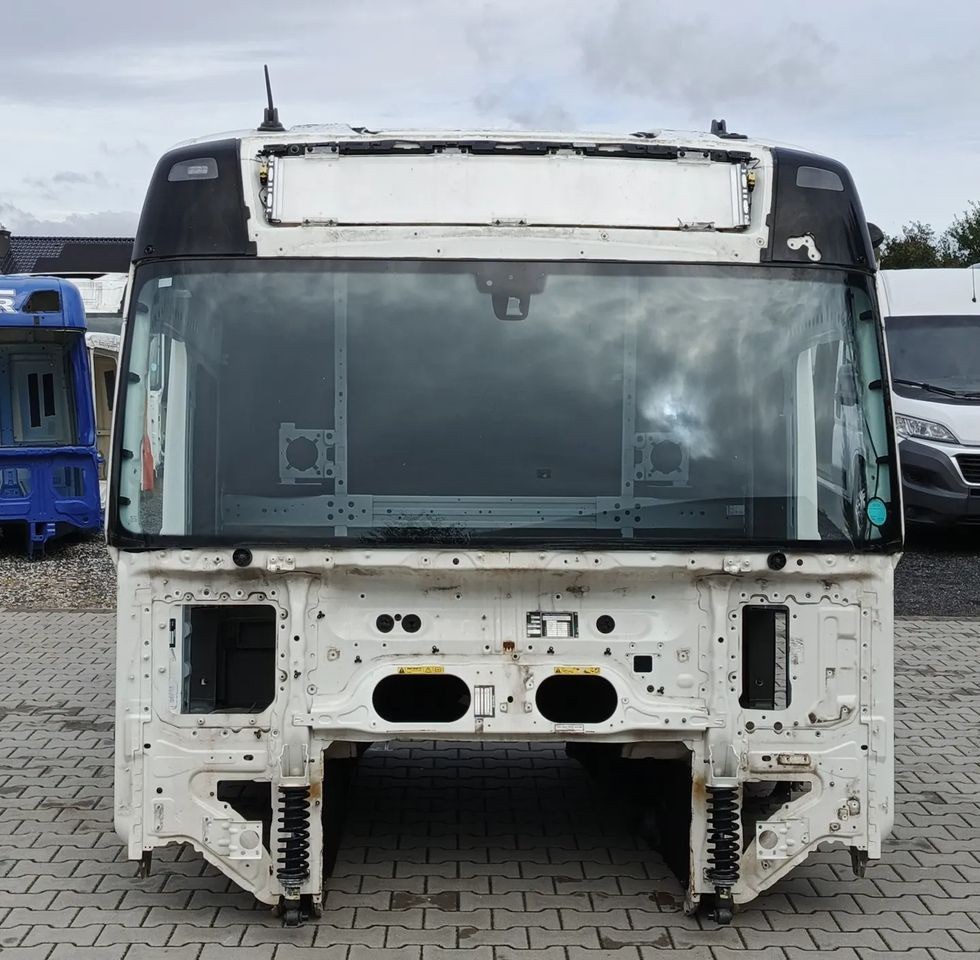 KABINA VOLVO FH4 - Cabine voor Vrachtwagen: afbeelding 1 KABINA VOLVO FH4 - Cabine voor Vrachtwagen: afbeelding 1