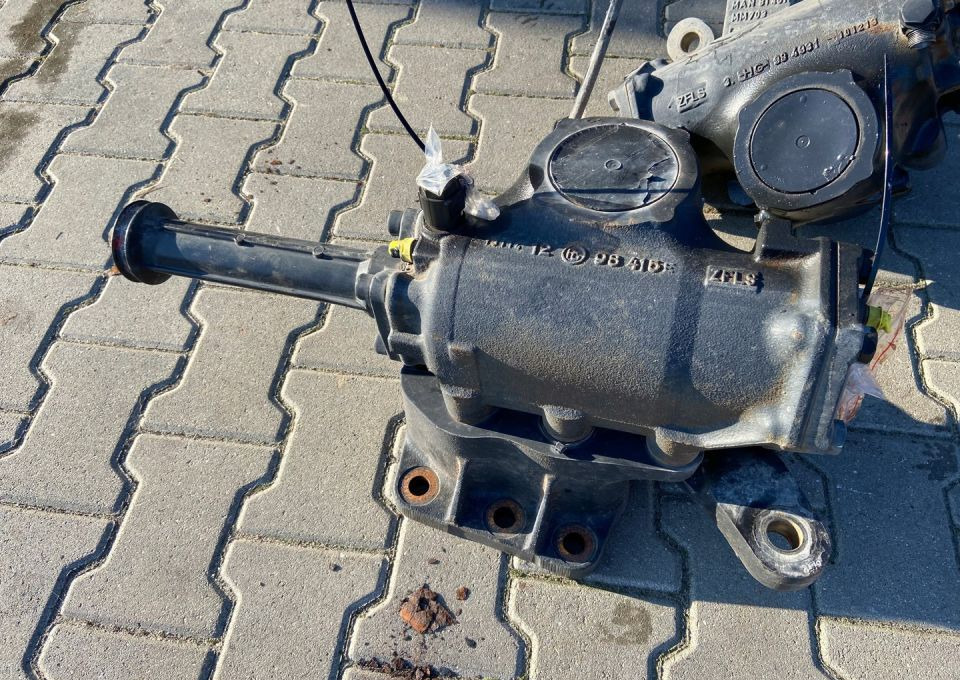 Kolumna kierownicza MAN TGX TGS euro 6 przekładnia - Stuurhuis voor Vrachtwagen: afbeelding 2 Kolumna kierownicza MAN TGX TGS euro 6 przekładnia - Stuurhuis voor Vrachtwagen: afbeelding 2