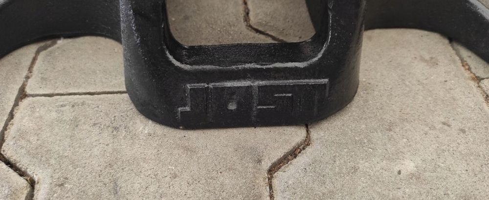 ŁAPA ŁAPY POD SIODŁO JOST 150mm NOWE - Koppelschotel voor Vrachtwagen: afbeelding 2 ŁAPA ŁAPY POD SIODŁO JOST 150mm NOWE - Koppelschotel voor Vrachtwagen: afbeelding 2