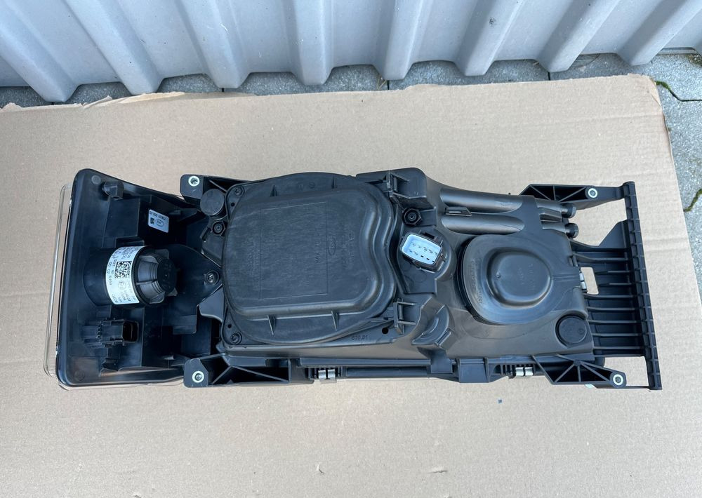 Lampa Scania R Streamline lewa reflektor 2416136 - Lichten/ Verlichting voor Vrachtwagen: afbeelding 2 Lampa Scania R Streamline lewa reflektor 2416136 - Lichten/ Verlichting voor Vrachtwagen: afbeelding 2