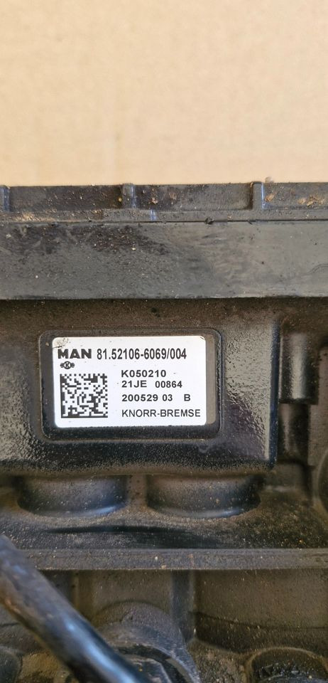 MAN TG3 TGX MODULATOR ZAWÓR EBS 81.52106-6069 K050210 - Remdelen: afbeelding 2 MAN TG3 TGX MODULATOR ZAWÓR EBS 81.52106-6069 K050210 - Remdelen: afbeelding 2