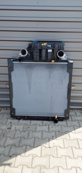 MAN TGS TG3 NOWY MODEL CHŁODNICA CHŁODNICE KOMPLET - Radiateur voor Vrachtwagen: afbeelding 1 MAN TGS TG3 NOWY MODEL CHŁODNICA CHŁODNICE KOMPLET - Radiateur voor Vrachtwagen: afbeelding 1