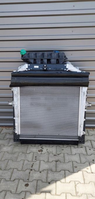 MAN TGS TG3 NOWY MODEL CHŁODNICA CHŁODNICE KOMPLET - Radiateur voor Vrachtwagen: afbeelding 2 MAN TGS TG3 NOWY MODEL CHŁODNICA CHŁODNICE KOMPLET - Radiateur voor Vrachtwagen: afbeelding 2