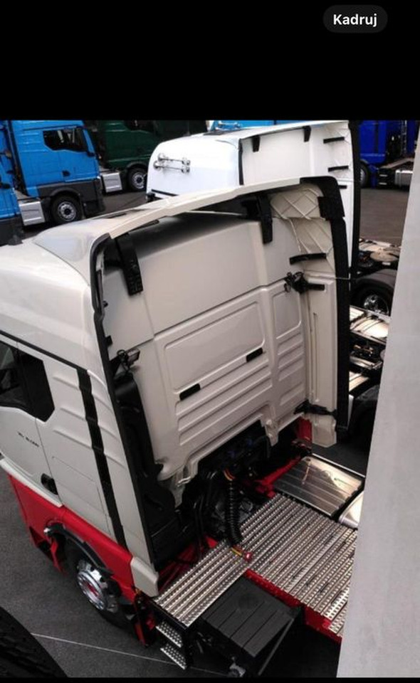 NOWY komplet spoilerów MAN TGX TG3 GM owiewki spoilery z gumami - Carrosserie en exterieur voor Vrachtwagen: afbeelding 2 NOWY komplet spoilerów MAN TGX TG3 GM owiewki spoilery z gumami - Carrosserie en exterieur voor Vrachtwagen: afbeelding 2