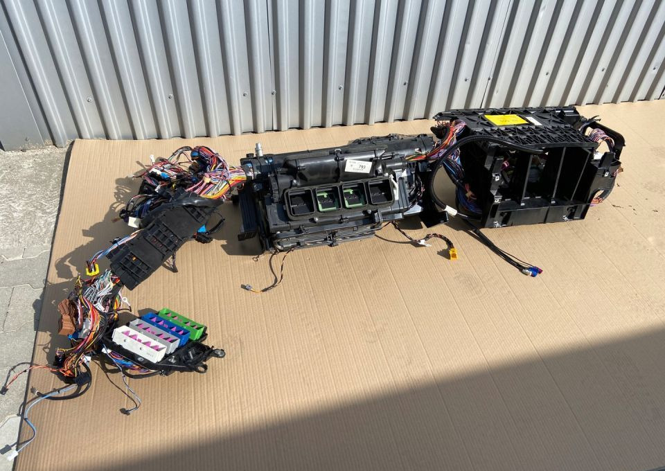 Nagrzewnica Scania S R wiązka instalacja komplet - Kabels/ Draden voor Vrachtwagen: afbeelding 1 Nagrzewnica Scania S R wiązka instalacja komplet - Kabels/ Draden voor Vrachtwagen: afbeelding 1