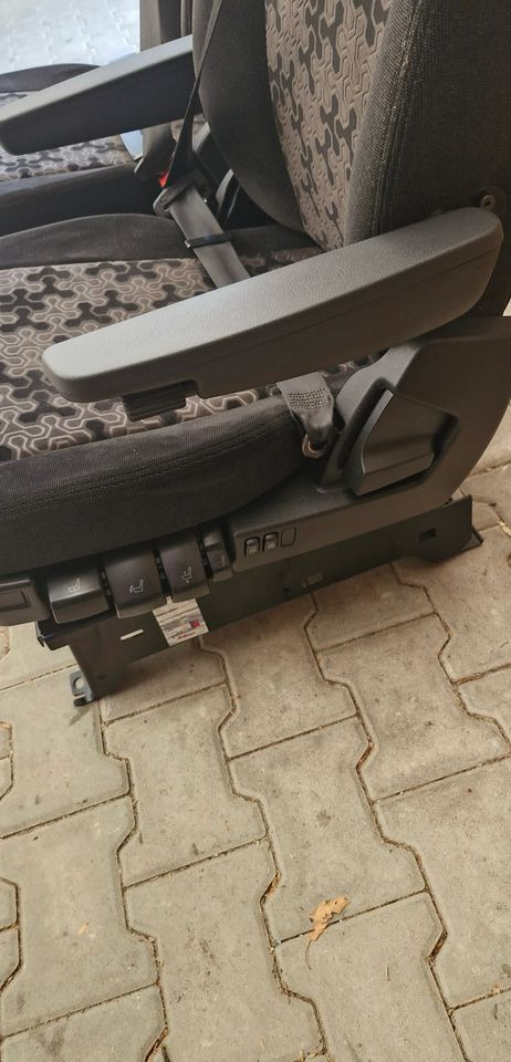 SCANIA R S FOTEL FOTELE KOMPLET - Zitplaats voor Vrachtwagen: afbeelding 4 SCANIA R S FOTEL FOTELE KOMPLET - Zitplaats voor Vrachtwagen: afbeelding 4