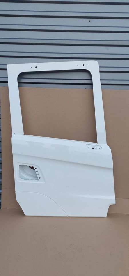 SCANIA R S L NOWY MODEL DRZWI PRAWE - Deur en onderdelen voor Vrachtwagen: afbeelding 1 SCANIA R S L NOWY MODEL DRZWI PRAWE - Deur en onderdelen voor Vrachtwagen: afbeelding 1