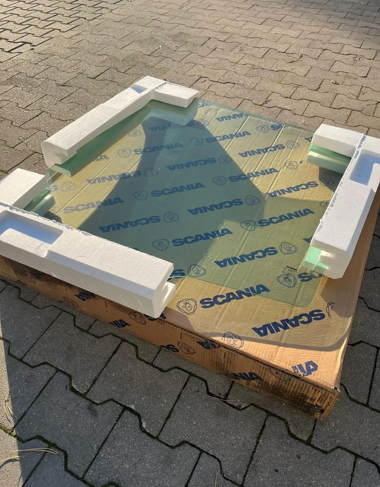 SCANIA R S SZYBA BOCZNA LEWA KIEROWCY NOWA 2506371 - Cabine en interieur: afbeelding 2 SCANIA R S SZYBA BOCZNA LEWA KIEROWCY NOWA 2506371 - Cabine en interieur: afbeelding 2