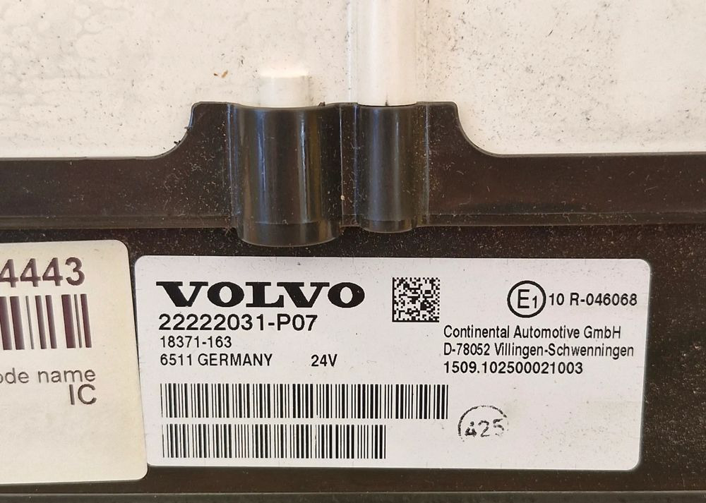 VOLVO FH4 LICZNIK ZEGARY 22222031-P07 - Cabine en interieur: afbeelding 2 VOLVO FH4 LICZNIK ZEGARY 22222031-P07 - Cabine en interieur: afbeelding 2