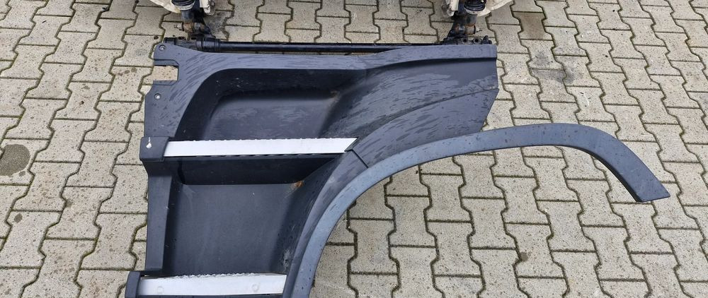 VOLVO FH4 STOPNICA KOMPLETNA PRAWA LEWA - Carrosserie en exterieur: afbeelding 1 VOLVO FH4 STOPNICA KOMPLETNA PRAWA LEWA - Carrosserie en exterieur: afbeelding 1