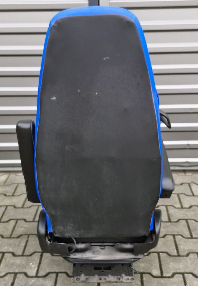 VOLVO FH5 FM5 FOTEL PASAŻERA UK - Cabine en interieur: afbeelding 2 VOLVO FH5 FM5 FOTEL PASAŻERA UK - Cabine en interieur: afbeelding 2