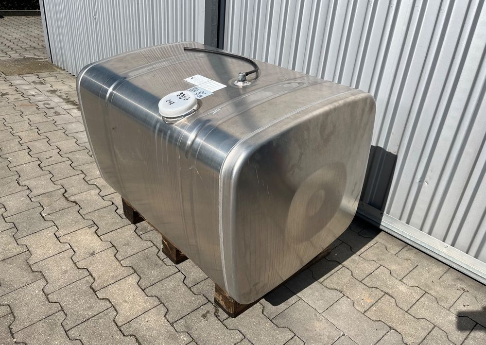 Zbiornik paliwa MAN TGX TGS 370 litrów bak - Brandstoftank voor Vrachtwagen: afbeelding 2 Zbiornik paliwa MAN TGX TGS 370 litrów bak - Brandstoftank voor Vrachtwagen: afbeelding 2