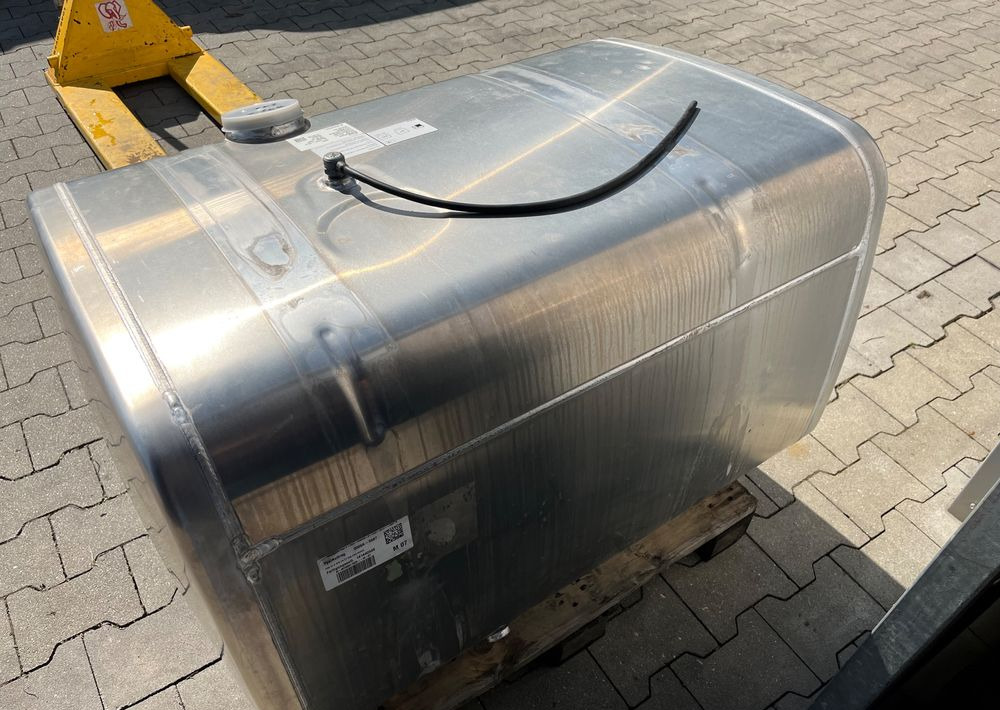 Zbiornik paliwa MAN TGX TGS 370 litrów bak - Brandstoftank voor Vrachtwagen: afbeelding 5 Zbiornik paliwa MAN TGX TGS 370 litrów bak - Brandstoftank voor Vrachtwagen: afbeelding 5