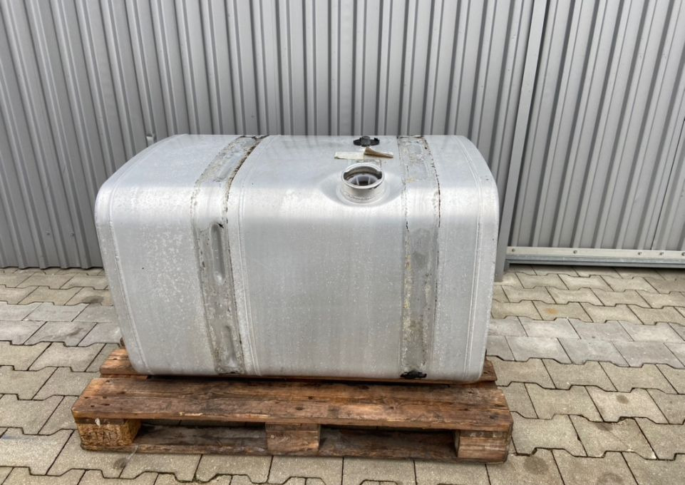 Zbiornik paliwa MAN TGX TGS 375 litrów bak - Brandstoftank voor Vrachtwagen: afbeelding 1 Zbiornik paliwa MAN TGX TGS 375 litrów bak - Brandstoftank voor Vrachtwagen: afbeelding 1