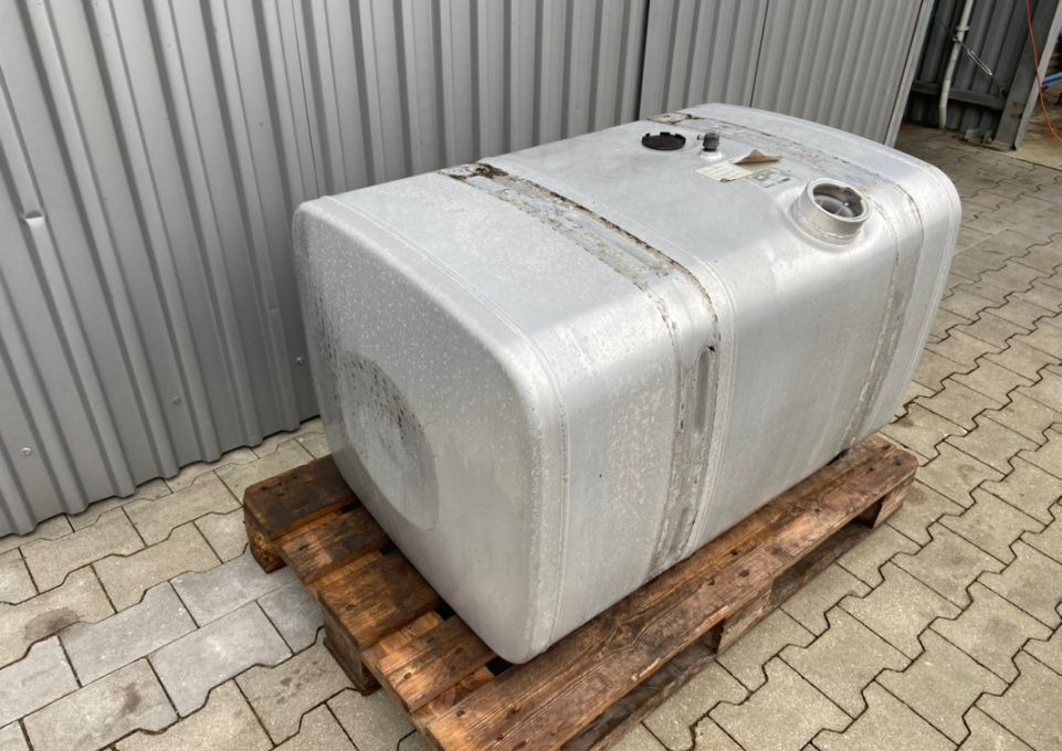 Zbiornik paliwa MAN TGX TGS 375 litrów bak - Brandstoftank voor Vrachtwagen: afbeelding 3 Zbiornik paliwa MAN TGX TGS 375 litrów bak - Brandstoftank voor Vrachtwagen: afbeelding 3