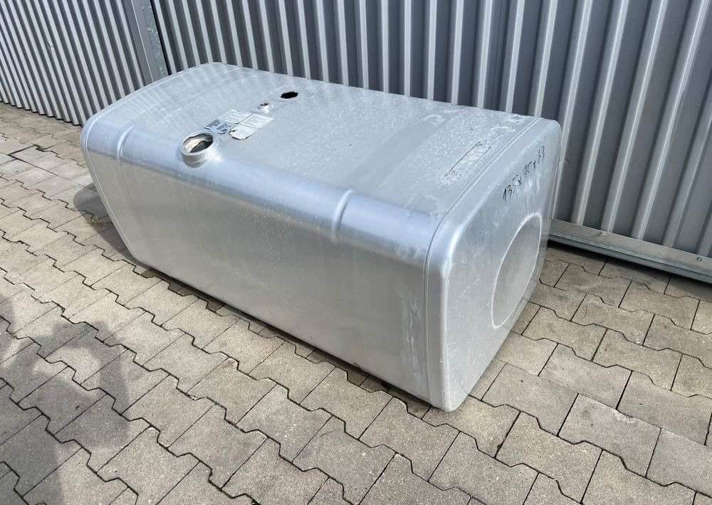 Zbiornik paliwa MAN TGX TGS 490 litrów bak - Brandstoftank voor Vrachtwagen: afbeelding 2 Zbiornik paliwa MAN TGX TGS 490 litrów bak - Brandstoftank voor Vrachtwagen: afbeelding 2