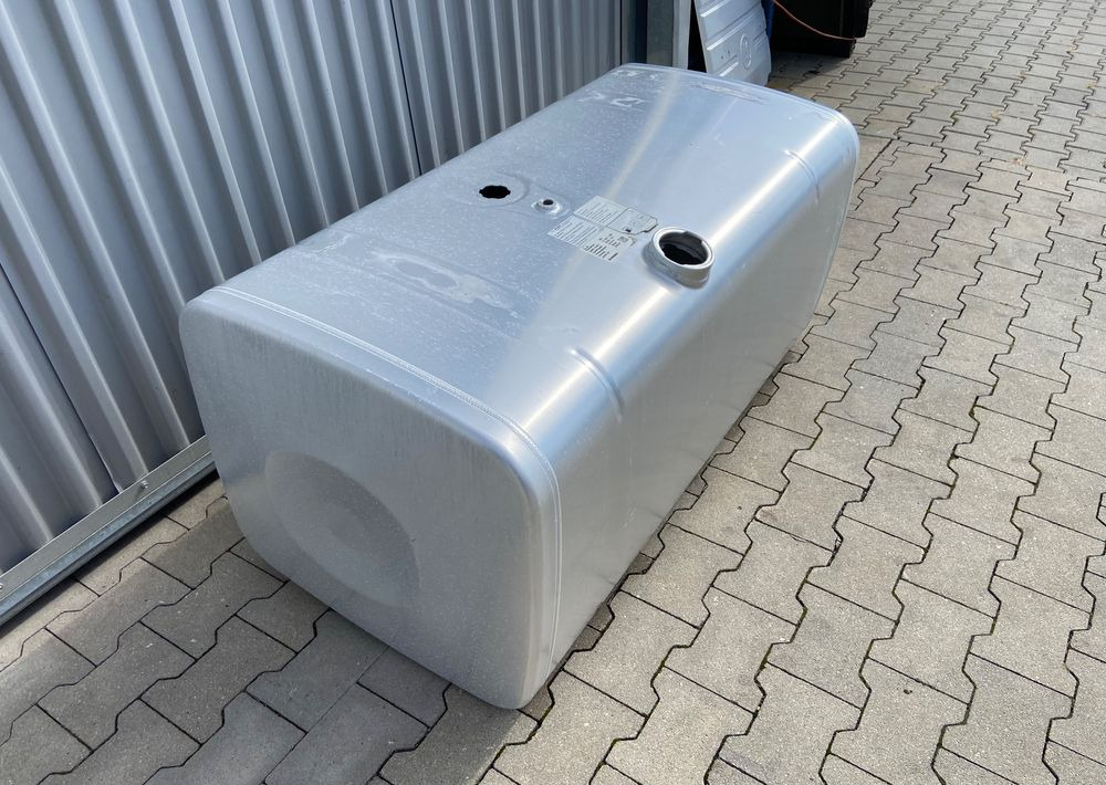 Zbiornik paliwa MAN TGX TGS 490 litrów bak - Brandstoftank voor Vrachtwagen: afbeelding 3 Zbiornik paliwa MAN TGX TGS 490 litrów bak - Brandstoftank voor Vrachtwagen: afbeelding 3
