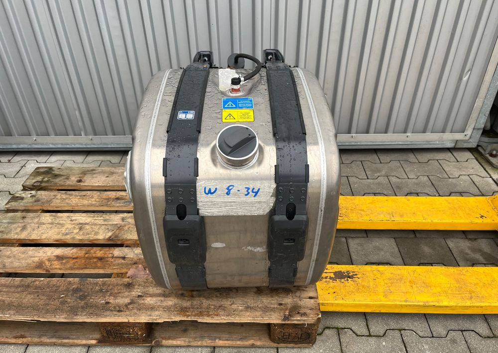 Zbiornik paliwa Scania R S 165 L kompletny 2600650 bak NGS NGR - Brandstoftoevoer voor Vrachtwagen: afbeelding 1 Zbiornik paliwa Scania R S 165 L kompletny 2600650 bak NGS NGR - Brandstoftoevoer voor Vrachtwagen: afbeelding 1