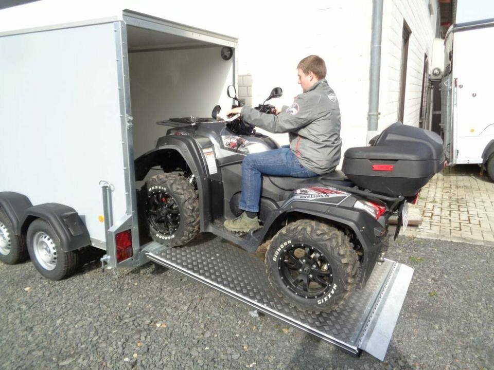 Böckmann PKW-Anhänger, KT3015/20 M-F, Auffahrrampe, 2,0 to. - Gesloten aanhangwagen: afbeelding 1 Böckmann PKW-Anhänger, KT3015/20 M-F, Auffahrrampe, 2,0 to. - Gesloten aanhangwagen: afbeelding 1