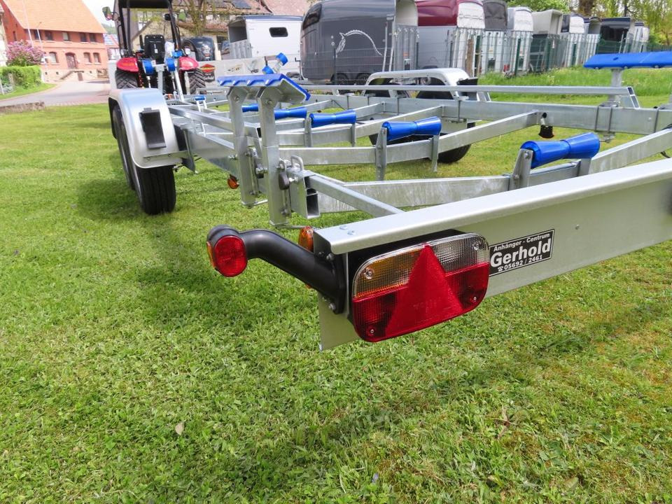 Boottrailer Böckmann TPV, PKW Anhänger, Bootstrailer, 3,5 to. Winde, 100 km/h: afbeelding 9 Boottrailer Böckmann TPV, PKW Anhänger, Bootstrailer, 3,5 to. Winde, 100 km/h: afbeelding 9