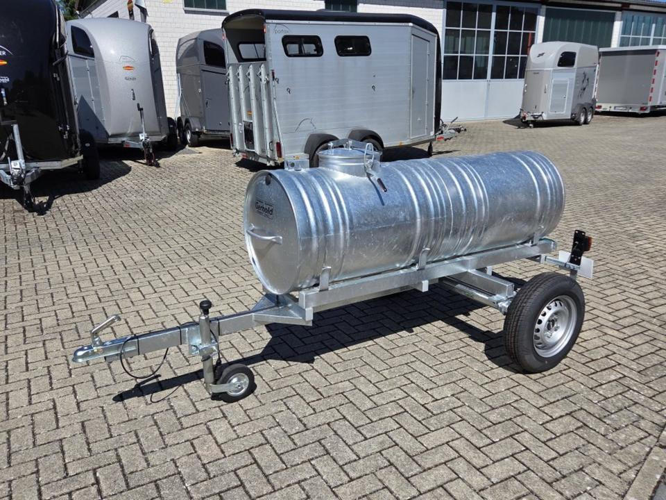 Wasserfass Verzinkt 600l Tränke Fahrgestell Beleuchtung - Tank aanhanger: afbeelding 1 Wasserfass Verzinkt 600l Tränke Fahrgestell Beleuchtung - Tank aanhanger: afbeelding 1