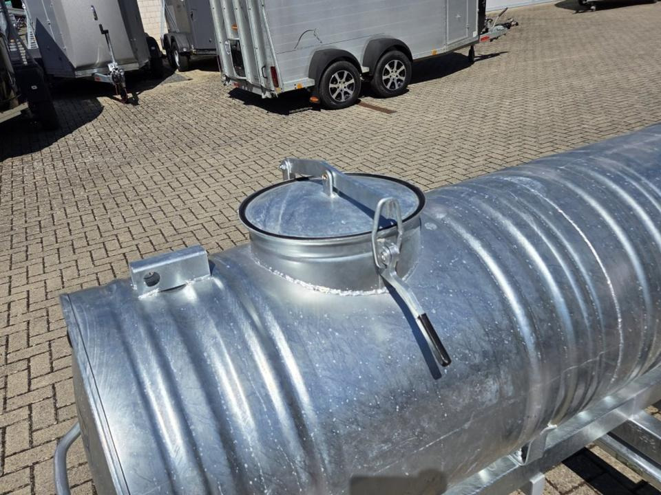 Wasserfass Verzinkt 600l Tränke Fahrgestell Beleuchtung - Tank aanhanger: afbeelding 3 Wasserfass Verzinkt 600l Tränke Fahrgestell Beleuchtung - Tank aanhanger: afbeelding 3