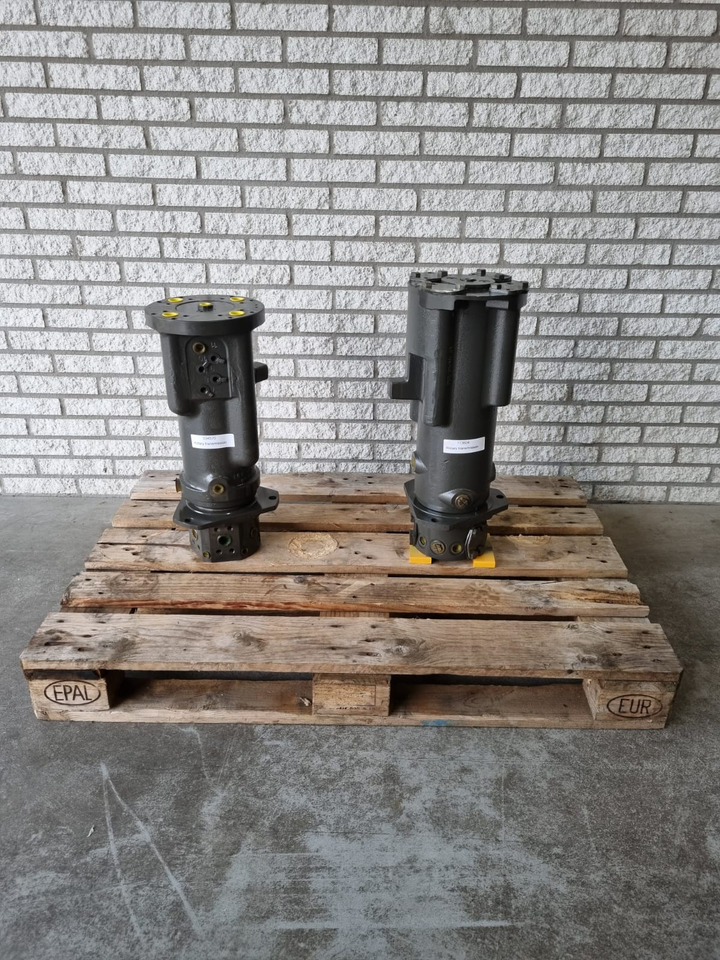 SENNEBOGEN Rotary union / Centrale doorvoer 113604 / 034570 - Hydraulica voor Overslagkraan: afbeelding 1 SENNEBOGEN Rotary union / Centrale doorvoer 113604 / 034570 - Hydraulica voor Overslagkraan: afbeelding 1