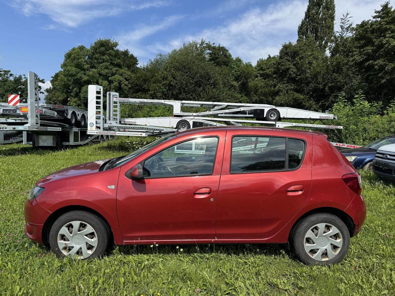 Dacia Sandero TCe90 Laureate +STEUERKETTE RASSELT+ - Sedan: afbeelding 2 Dacia Sandero TCe90 Laureate +STEUERKETTE RASSELT+ - Sedan: afbeelding 2