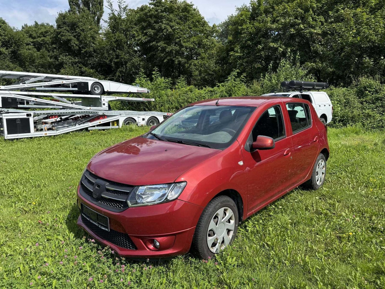 Dacia Sandero TCe90 Laureate +STEUERKETTE RASSELT+ - Sedan: afbeelding 1 Dacia Sandero TCe90 Laureate +STEUERKETTE RASSELT+ - Sedan: afbeelding 1