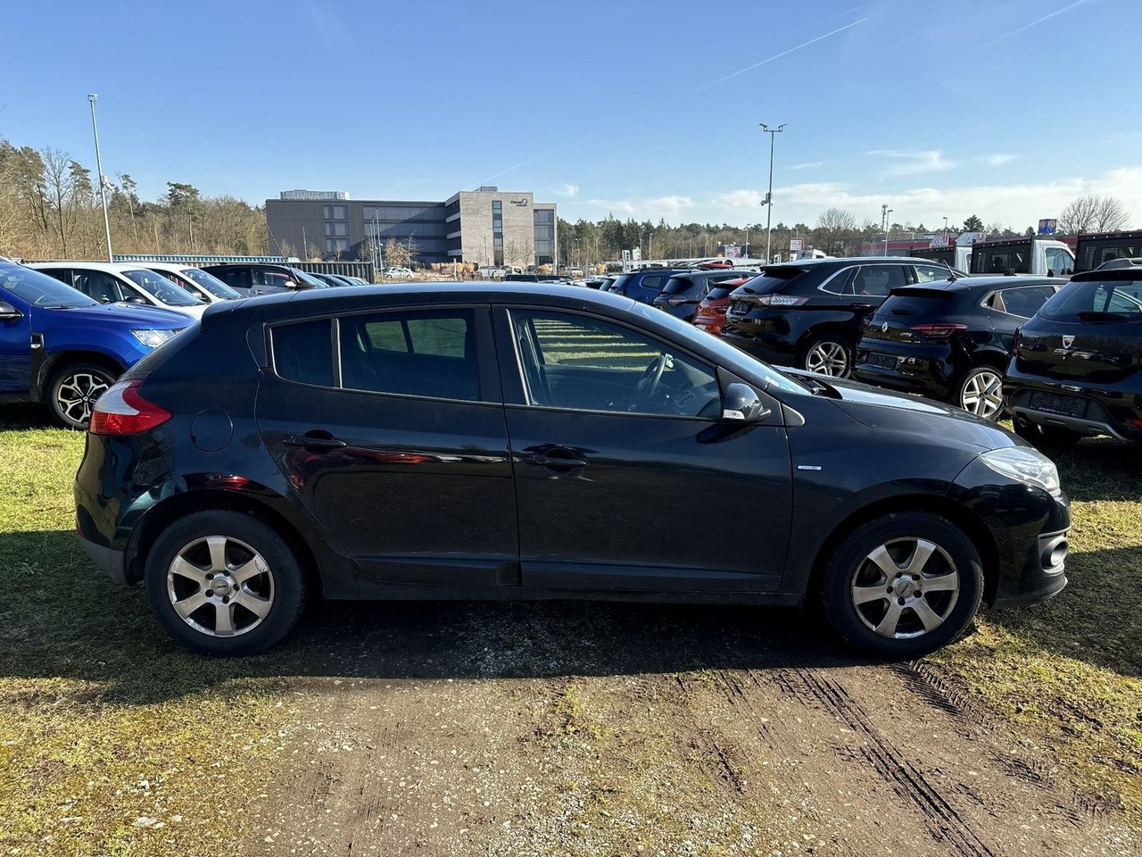 Renault Megane Limited TCe115 +KUPPLUNG DEFEKT/MOTOR OK+ - Sedan: afbeelding 4 Renault Megane Limited TCe115 +KUPPLUNG DEFEKT/MOTOR OK+ - Sedan: afbeelding 4