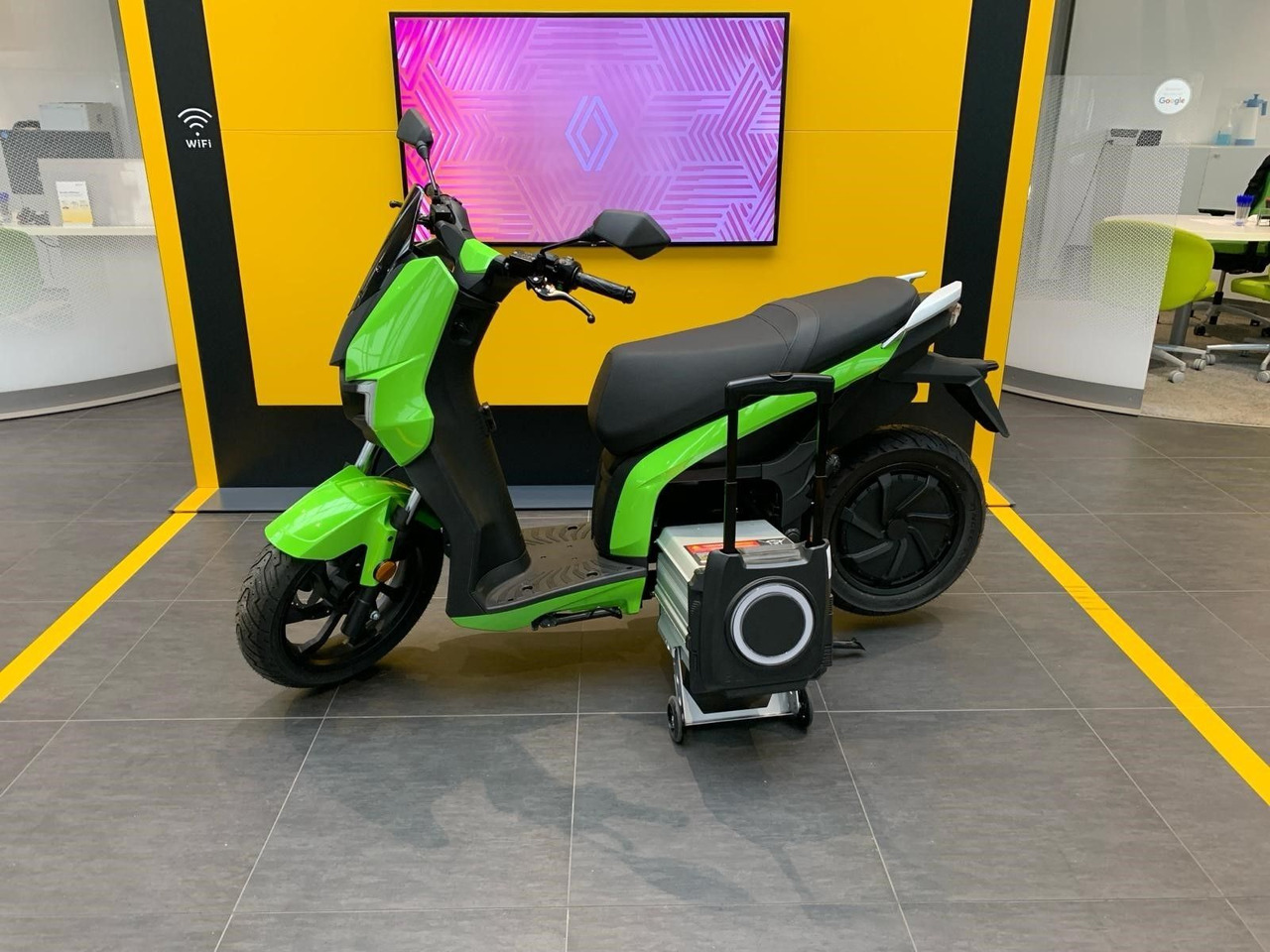 Silence S01 L3e Connected 95km/h (5,6 kWh) ELEKTROROLLER - Motorfiets: afbeelding 2 Silence S01 L3e Connected 95km/h (5,6 kWh) ELEKTROROLLER - Motorfiets: afbeelding 2