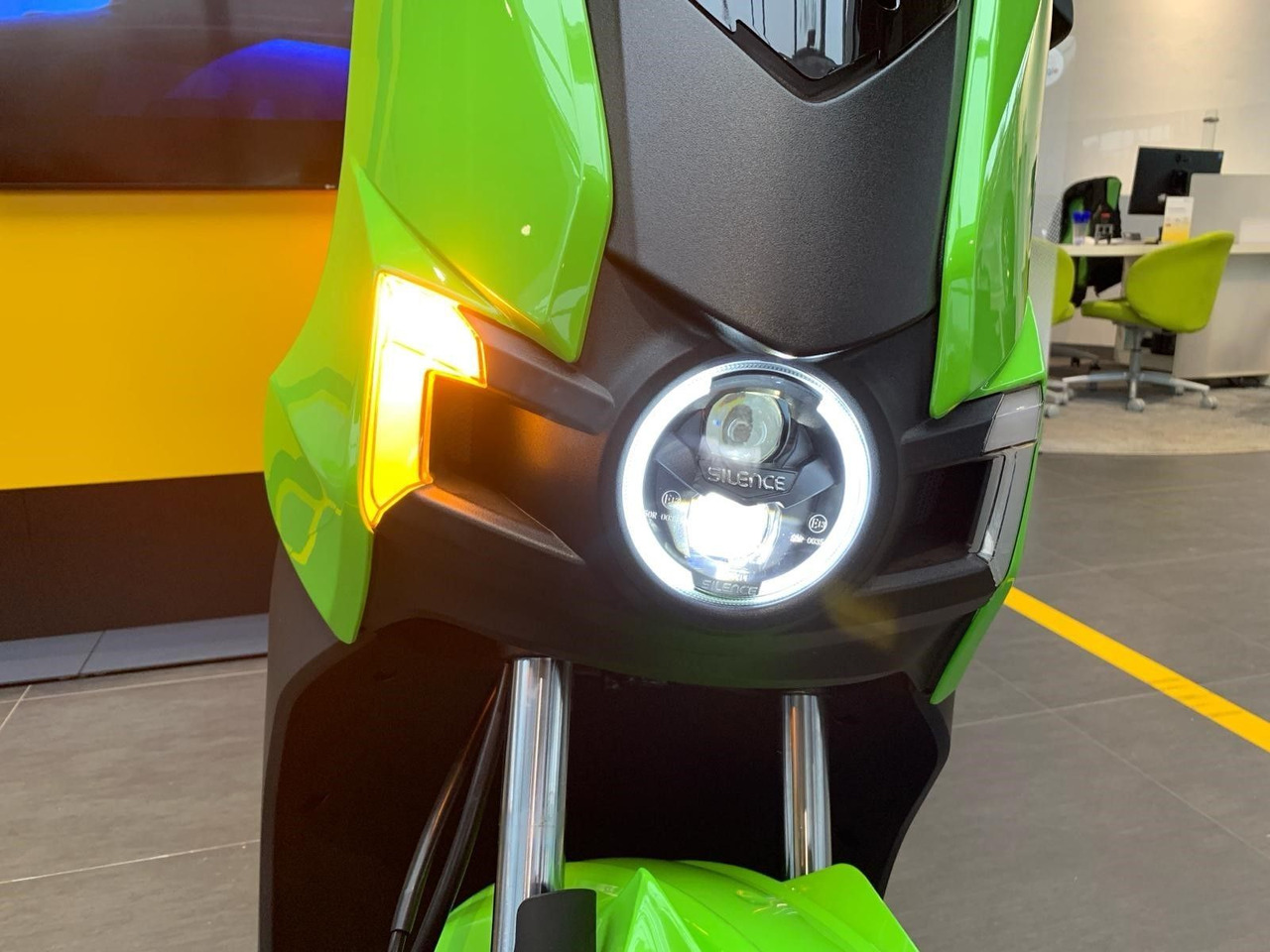 Silence S01 L3e Connected 95km/h (5,6 kWh) ELEKTROROLLER - Motorfiets: afbeelding 4 Silence S01 L3e Connected 95km/h (5,6 kWh) ELEKTROROLLER - Motorfiets: afbeelding 4