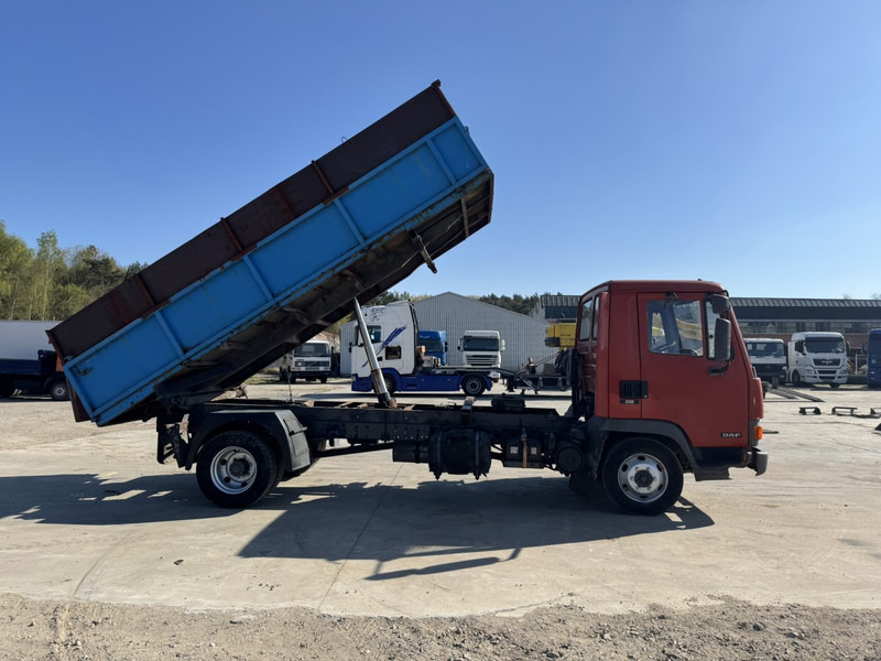 DAF 45 ATI 160 (FULL STEEL SUSPENSION / MANUAL PUMP / EURO 2) - Kipper vrachtwagen: afbeelding 4 DAF 45 ATI 160 (FULL STEEL SUSPENSION / MANUAL PUMP / EURO 2) - Kipper vrachtwagen: afbeelding 4