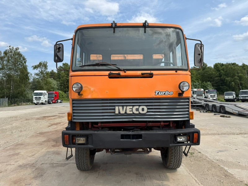 Iveco Magirus 170 - 23 (4X4 / GRAND PONT / LAMES / POMPE MANUELLE) - Kipper vrachtwagen: afbeelding 2 Iveco Magirus 170 - 23 (4X4 / GRAND PONT / LAMES / POMPE MANUELLE) - Kipper vrachtwagen: afbeelding 2