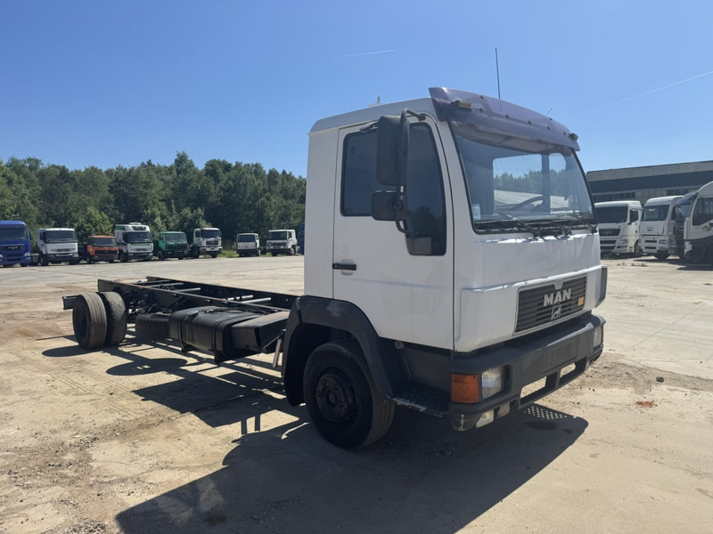 MAN 12.224 (MANUAL GEARBOX / EURO 2 / BELGIAN TRUCK IN GOOD CONDITION !!!) - Chassis vrachtwagen: afbeelding 4 MAN 12.224 (MANUAL GEARBOX / EURO 2 / BELGIAN TRUCK IN GOOD CONDITION !!!) - Chassis vrachtwagen: afbeelding 4