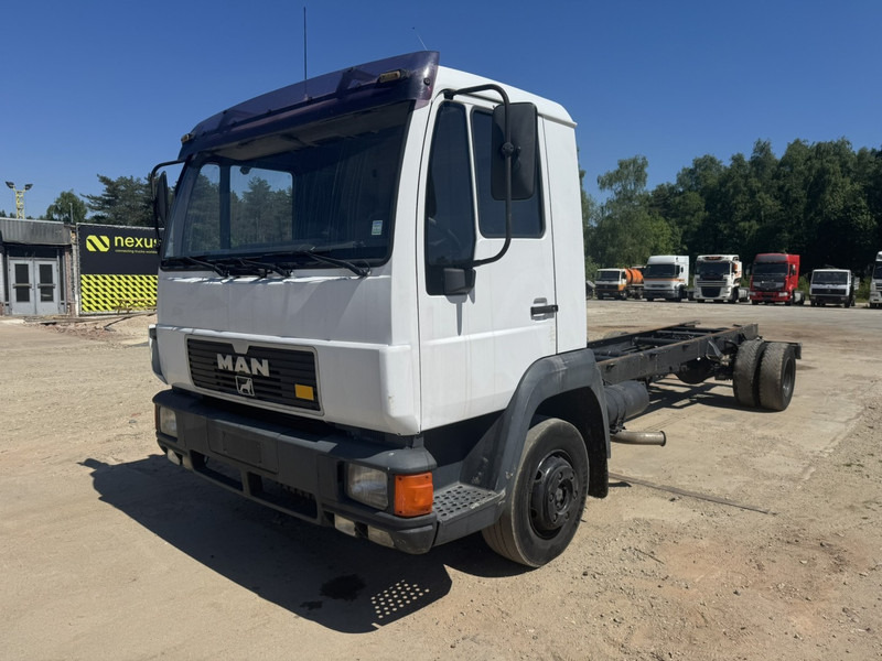 MAN 12.224 (MANUAL GEARBOX / EURO 2 / BELGIAN TRUCK IN GOOD CONDITION !!!) - Chassis vrachtwagen: afbeelding 2 MAN 12.224 (MANUAL GEARBOX / EURO 2 / BELGIAN TRUCK IN GOOD CONDITION !!!) - Chassis vrachtwagen: afbeelding 2