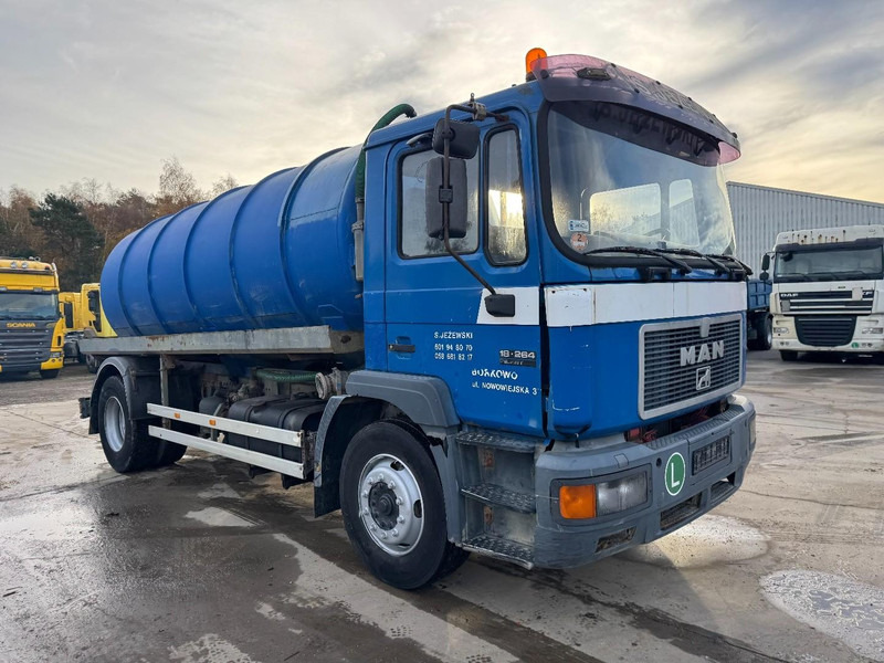 MAN 18.264 (12000 L / 6 CYLINDER / EURO 2 / MANUAL GEARBOX / BOITE MANUELLE) - Vacuümwagen: afbeelding 3 MAN 18.264 (12000 L / 6 CYLINDER / EURO 2 / MANUAL GEARBOX / BOITE MANUELLE) - Vacuümwagen: afbeelding 3